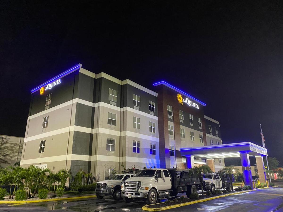 La Quinta By Wyndham Tampa Central Hotel Exterior photo